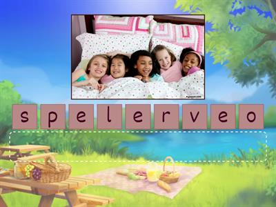 Peppa Pig - Granny Pig's Chickens 